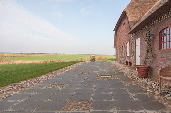 Bucht das Sommerhaus mit der schönen Terrasse